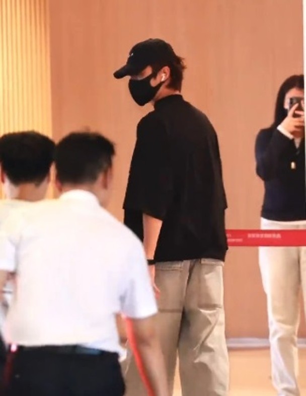 劈腿赌博“没事了” 许凯赴横店拍新剧