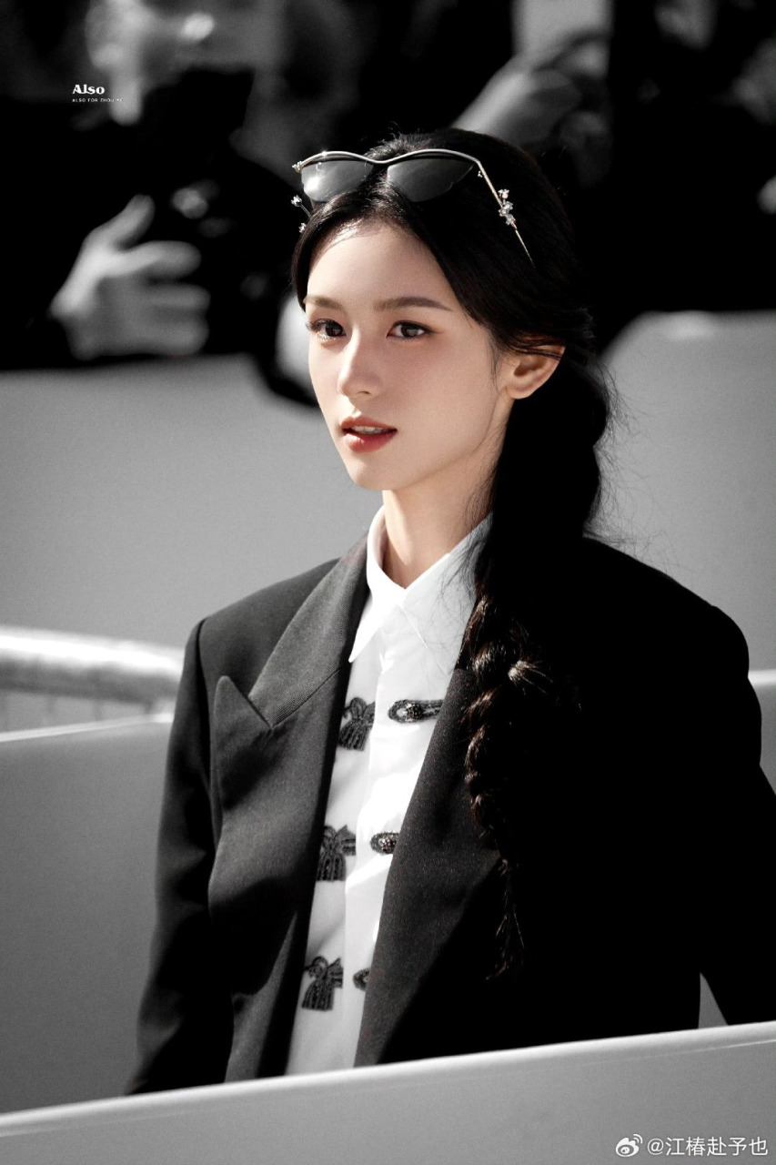 新生代女星表情管理失控 对迪丽热巴翻白眼