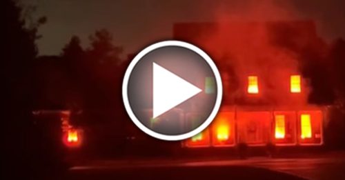 万圣节装饰“火烧屋”太逼真 警消狂接报案电话