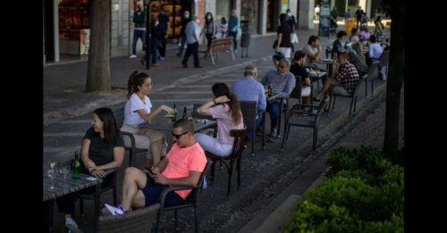 不偷财物而是上千把椅子 警破获7人窃椅集团