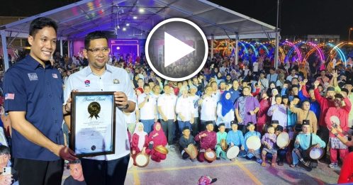 穿民族服装提灯笼 1502人创大马纪录