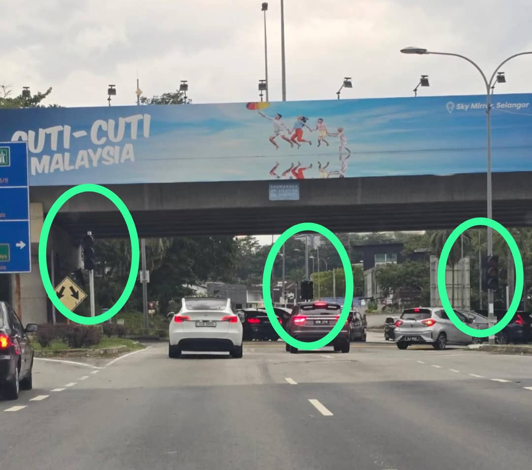 停电地区的红绿灯暂时“罢工”。