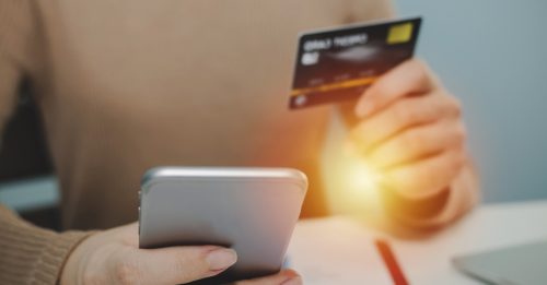 5男女钱骡认收赃款  各罚款300至600