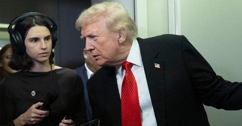 领先业界10年！辉达Blackwell晶片 特朗普：不会给其他人！