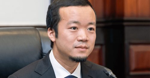 太子集团陈志纵横柬新港 学者：国际社会接近共谋