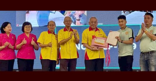 同一课题国会内阁不同诠释 吴添泉：冀不再重演