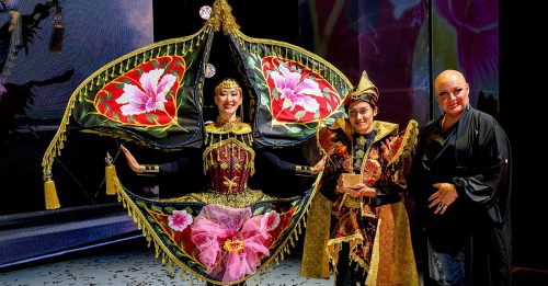 月亮风筝服脱颖而出 大马设计师扬威海外