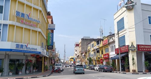 疑出现“迷魂党” 白布一蒙 金链不见