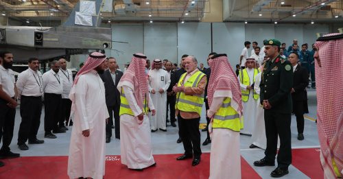 参观沙地军事工业公司 元首也访著名香水总部