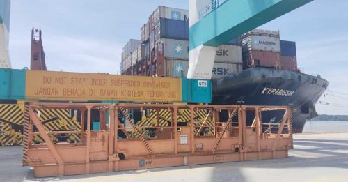 港口船上集装箱起火 酿3死3伤