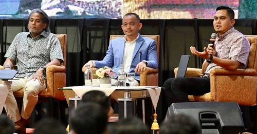 阿克马：先恢复教师士气 才探讨学校用AI