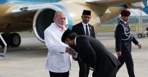 结束对巴林国事访问 国家元首返抵大马