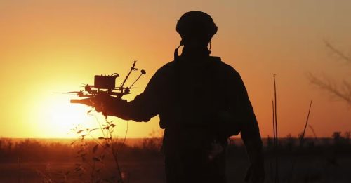 美陆军计划2028前 采购100万架无人机