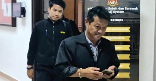 滥权和伪造文件 砂州政府华裔行政助理控16罪