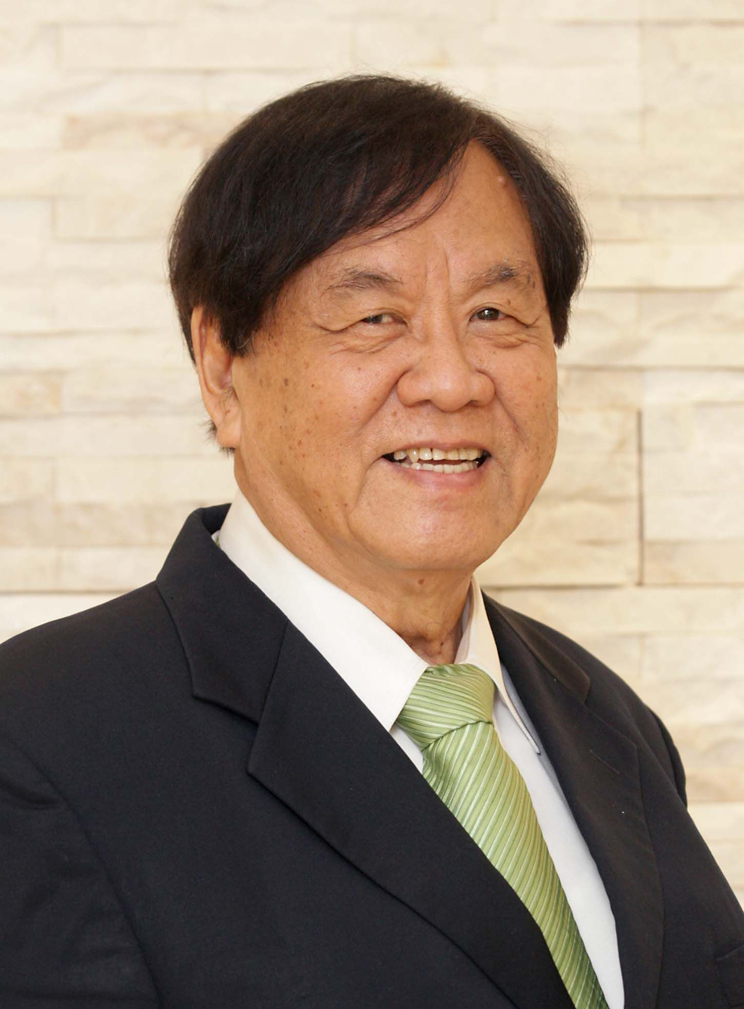 张晓卿生前致力推动企业发展与文化传播事业,以坚毅、远见与热忱,奠定其在国际华人社会中不可取代的地位。