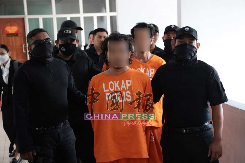 女厨师赶客 餐厅内遭刺毙 3男谋杀罪下延扣