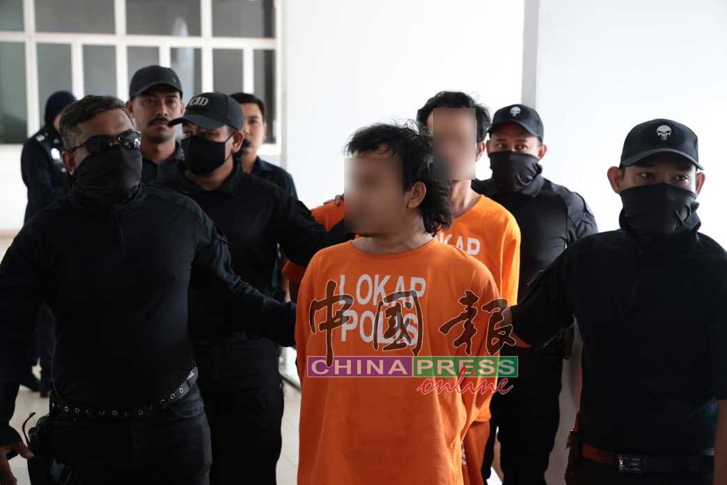 女厨师赶客 餐厅内遭刺毙 3男谋杀罪下延扣