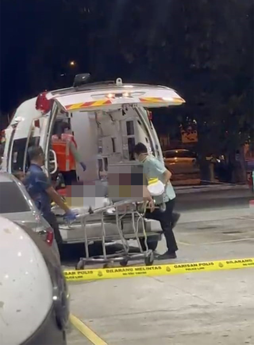 伤者血流如注，被紧急送往医院抢救。

