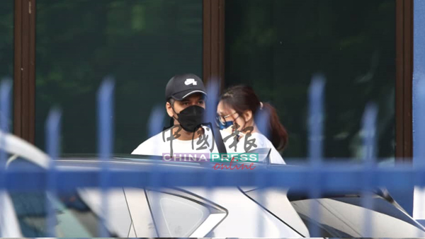 黄明志卷命案 Part 167｜律师等4人进入警区总部 黄明志随时离开警局