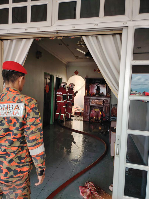 住家惊传爆炸巨响 妇女围浴巾逃命