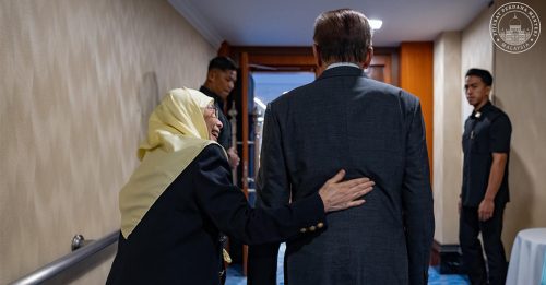 “总有双手确保我不孤单” 安华社媒放闪