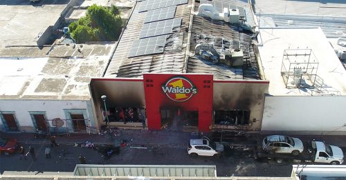 墨西哥平价连锁店大火 23死11伤　