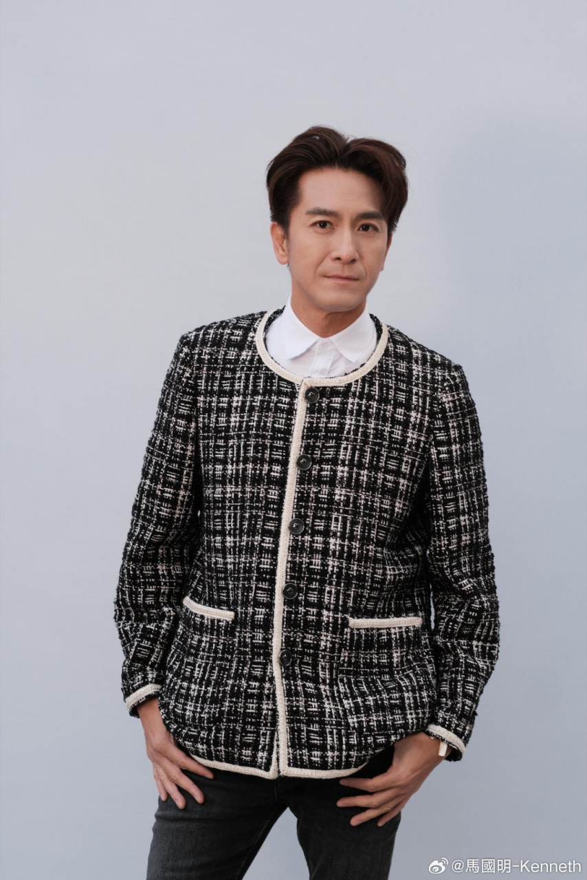 51岁视帝造型被嘲“姨味浓” 网笑：偷穿老婆衣服吗