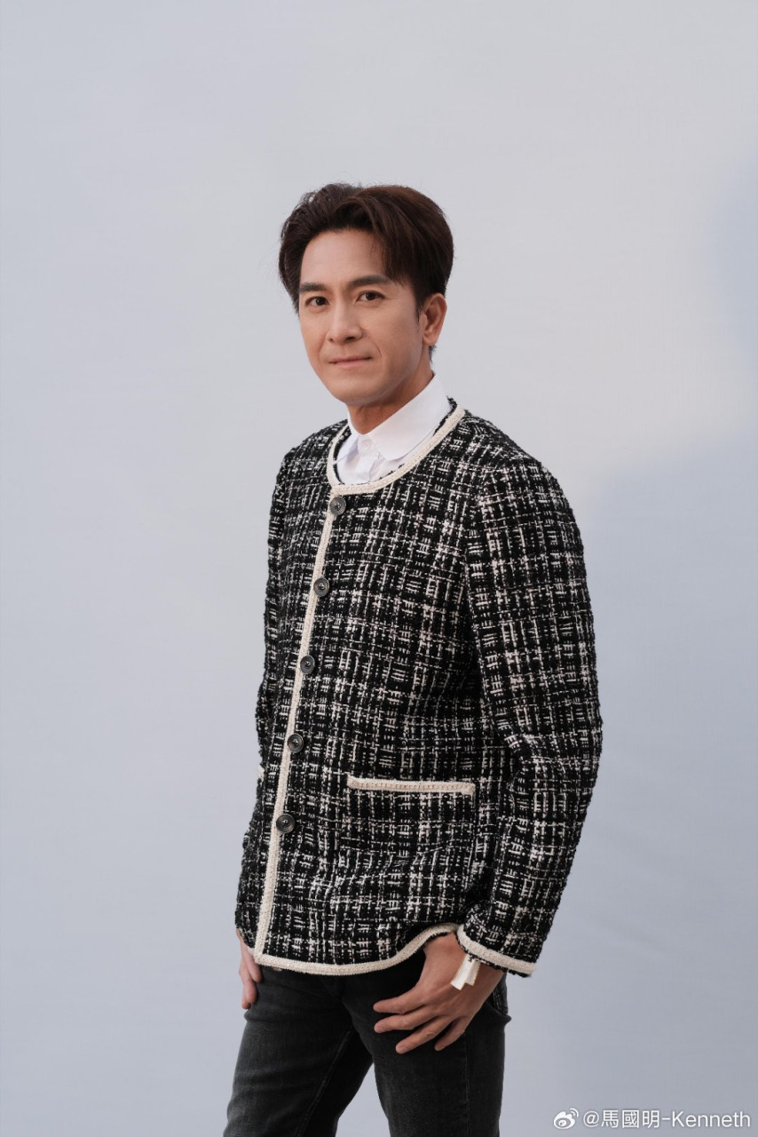 51岁视帝造型被嘲“姨味浓” 网笑：偷穿老婆衣服吗