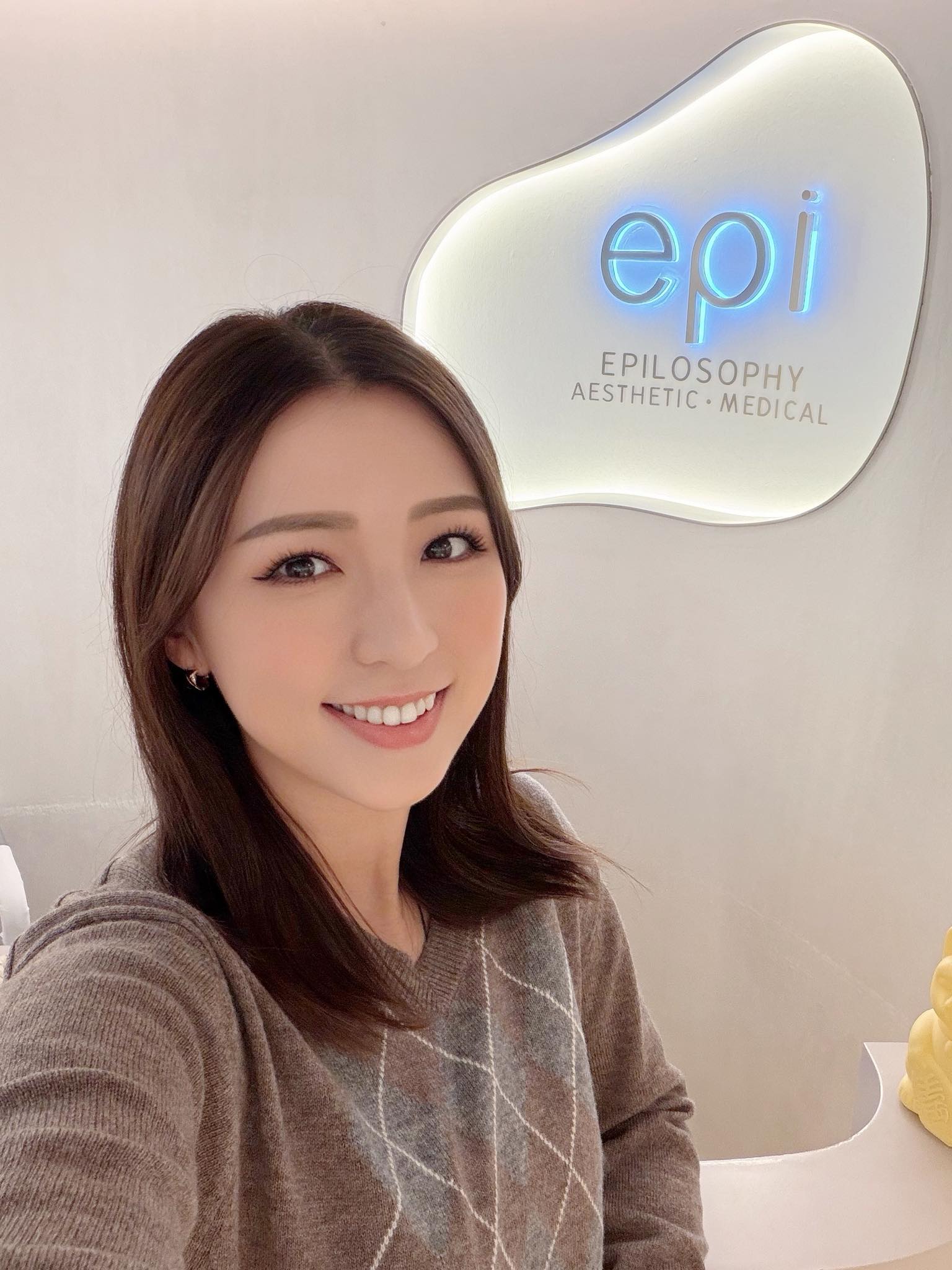 43岁女神自揭婚后常吃剩饭 身形暴胀下巴消失