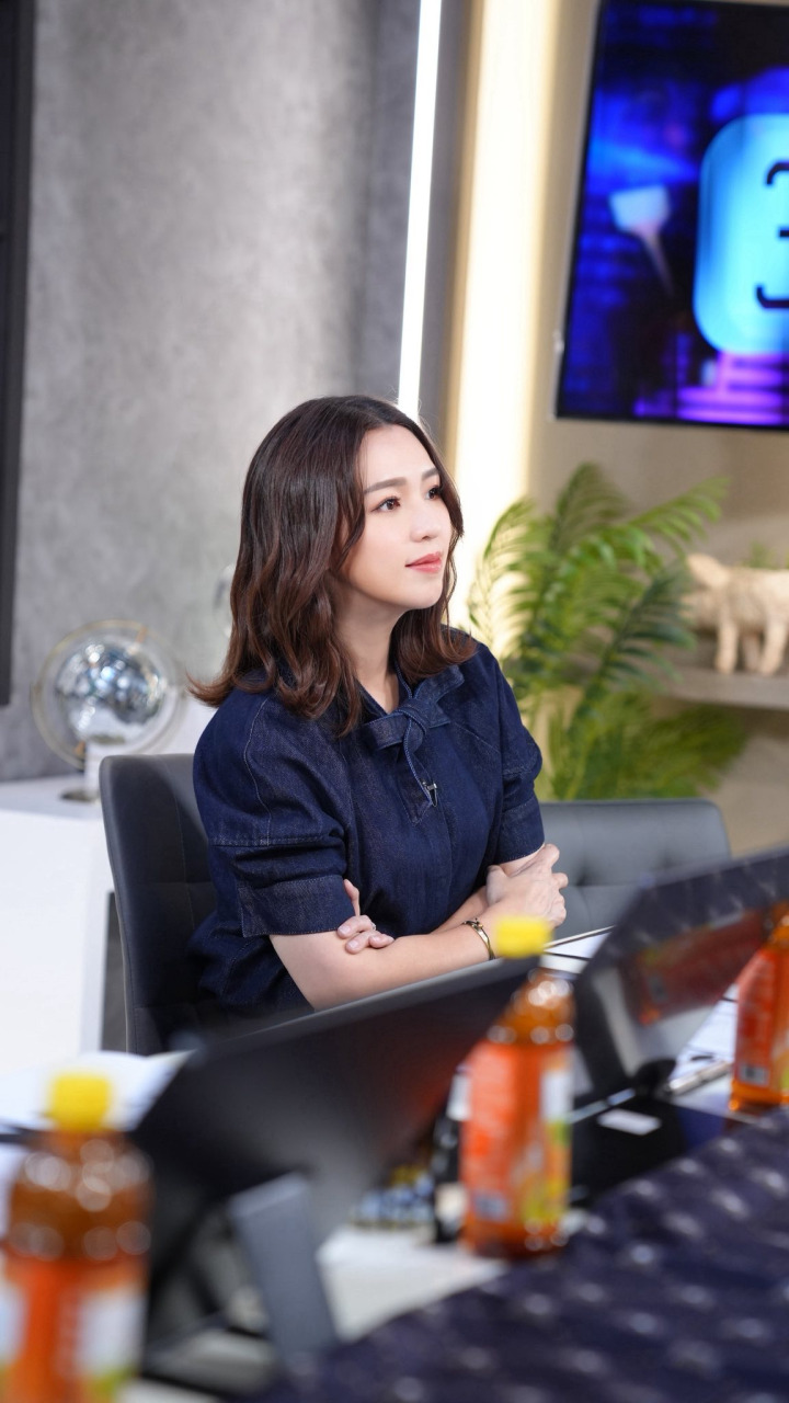 43岁女神自揭婚后常吃剩饭 身形暴胀下巴消失