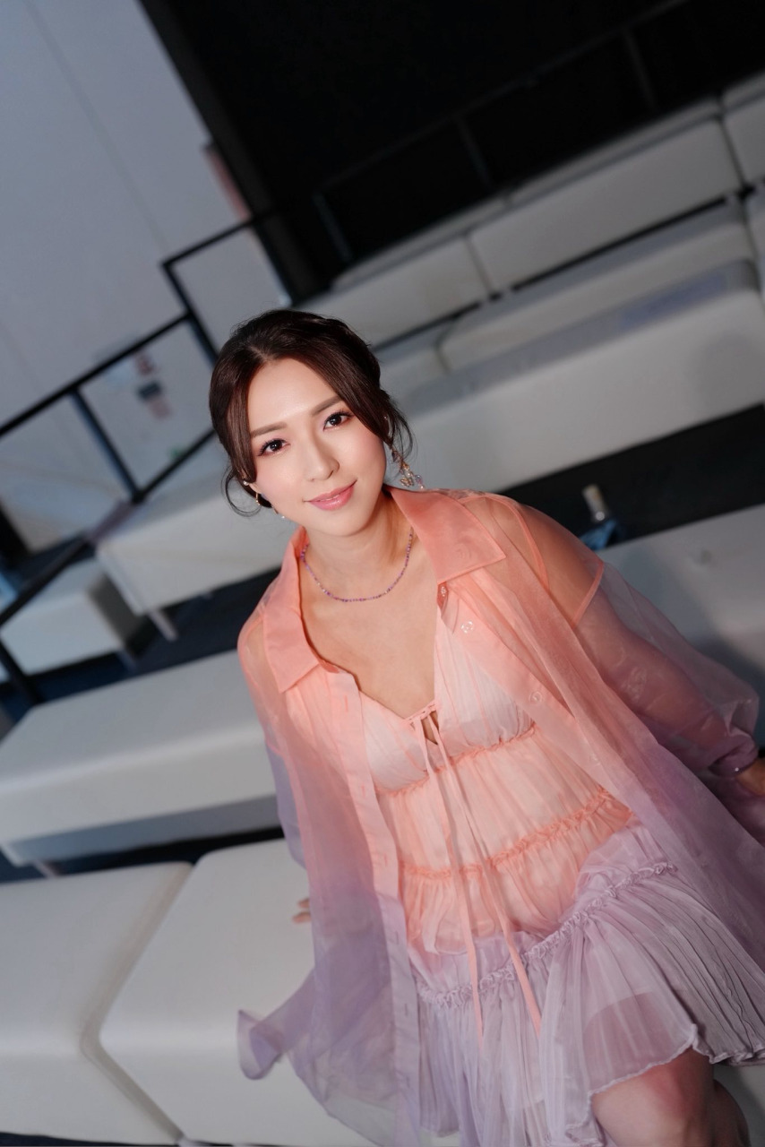 孙慧雪样靓身材正。