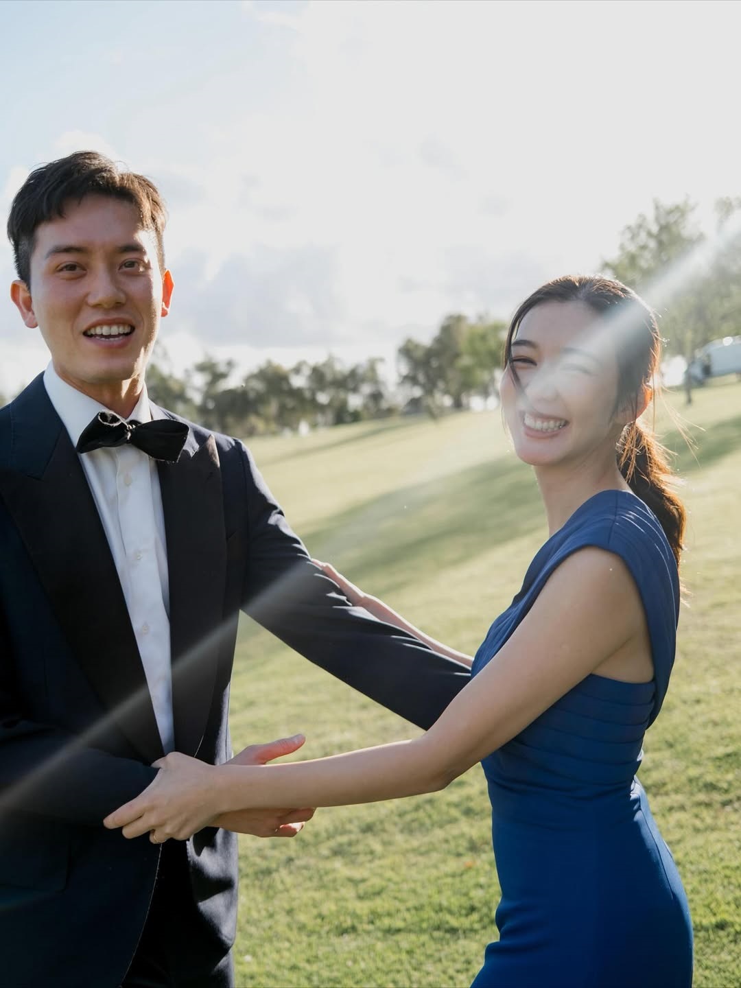 麦明诗和老公盛劲为参加好友的婚礼。