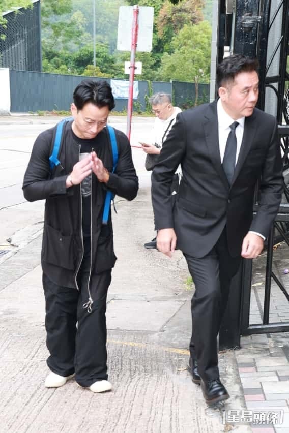 许绍雄出殡｜佘诗曼哭成泪人 欧阳震华苗侨伟扶灵 作最后告别