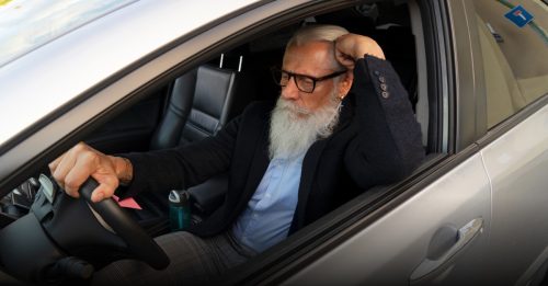 银发乐活｜老人视力退化成驾驶安全隐患