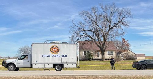 美小镇家暴变枪击 4警中弹 嫌犯身亡