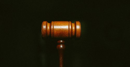 冒用“拿督”标政府项目 承包商被控不认罪