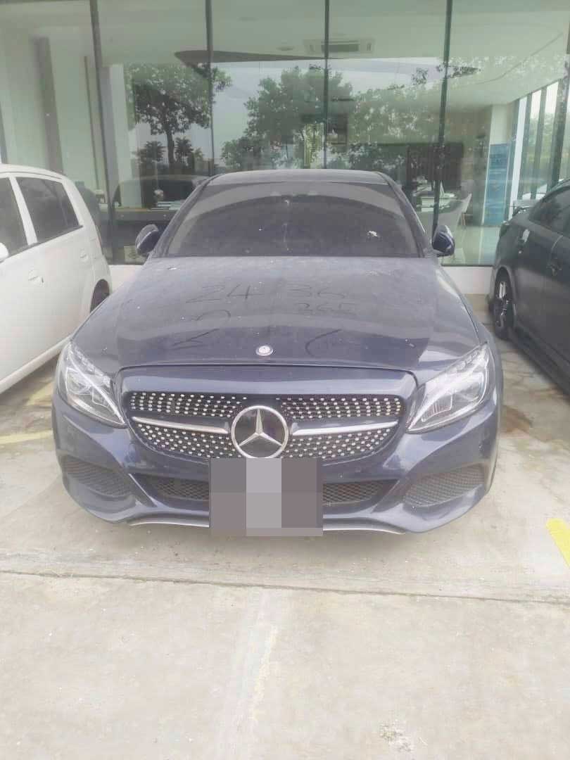 死者生前驾驶的豪车。