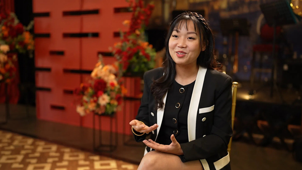 罗嘉文：过去几周内，她接到超过20起临时婚庆摄影谘询，许多新人摄影师苦恼。（视频截图）
