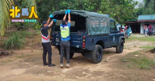 老翁死于屋旁树下 警方列猝死案