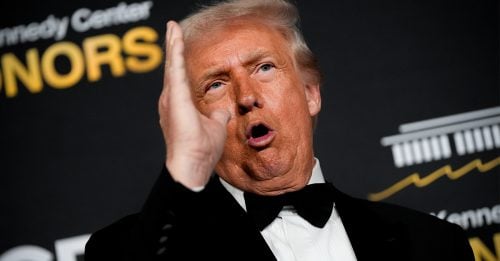 指泽连斯基没读和平方案 特朗普批“有点失望”