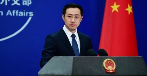 日关切中国军舰活动 中外交部：不必大惊小怪！