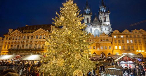 布拉格圣诞市集盛大开张 警加强巡逻维护安全
