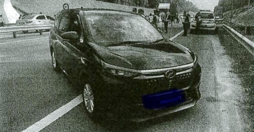 不满妻子中罚单 丈夫爆粗骂JPJ执法员