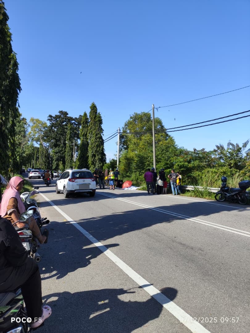 跌入车道被车撞 华裔女骑士身亡