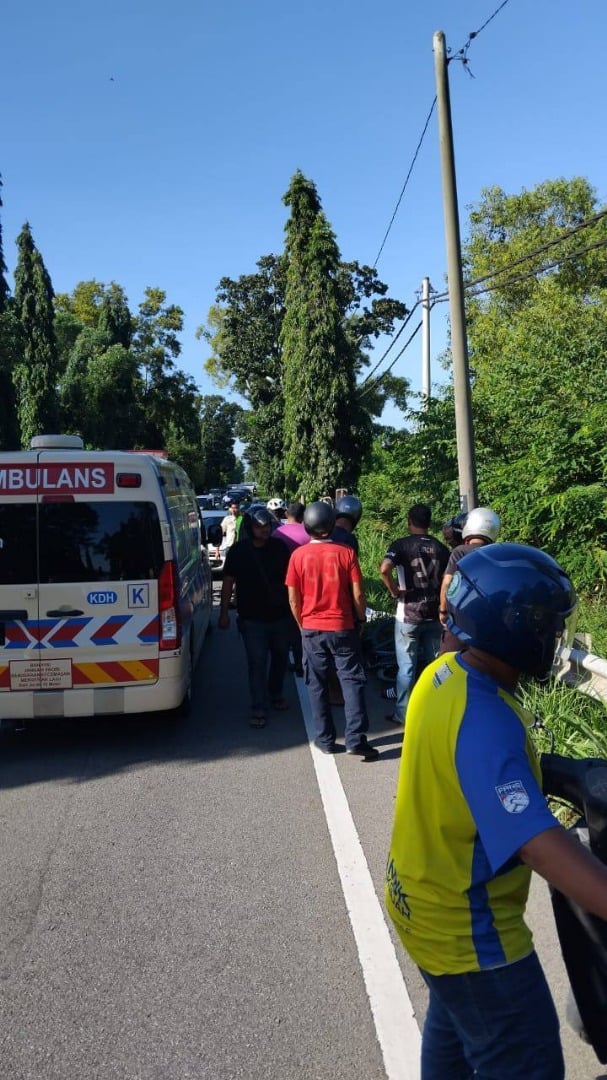 跌入车道被车撞 华裔女骑士身亡