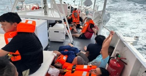 载黏土货船漏水 15外籍船员及舵手全获救