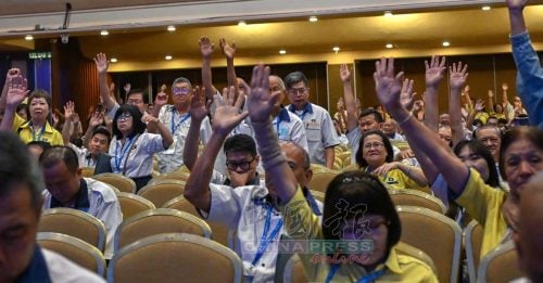 马华大会｜代表辩论聚焦去留 冀马华自家党徽上阵