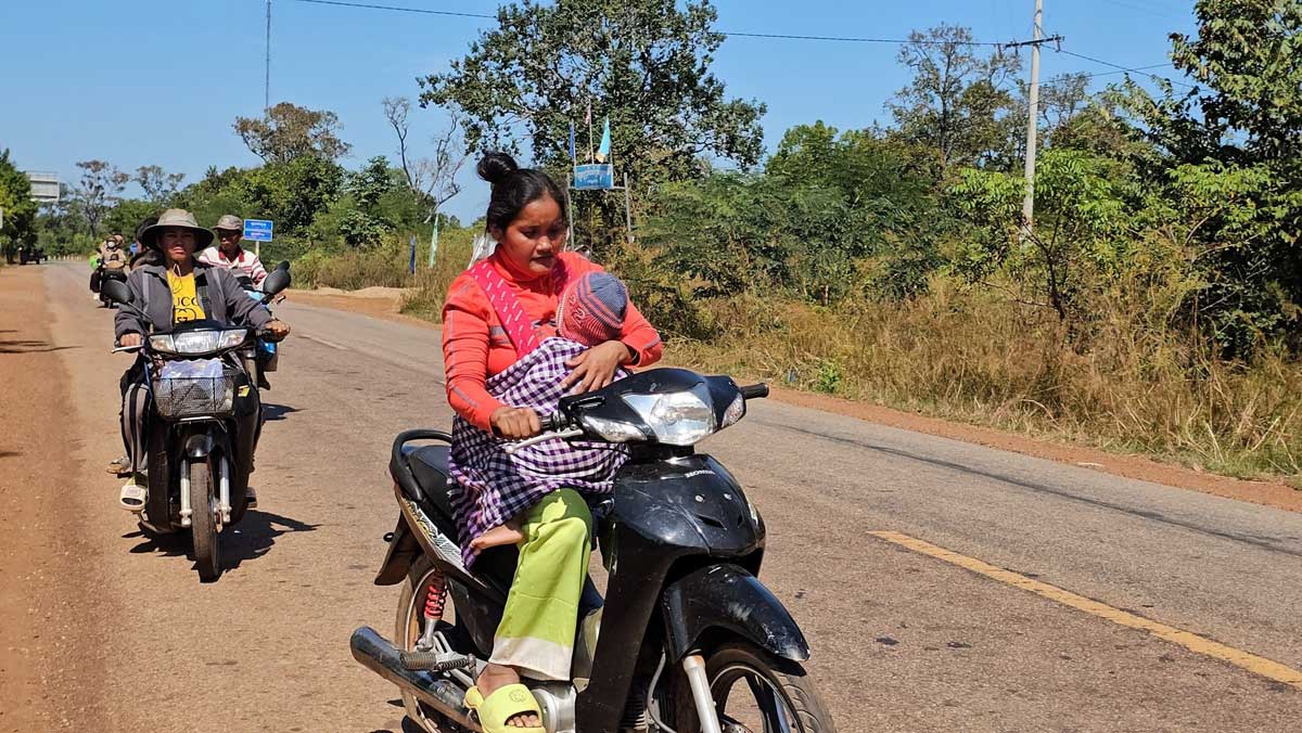 泰柬边境冲突｜边境激战波及平民 柬3人重伤 泰5万人撤离