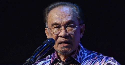 首相强调团队力量 公务员功不可没