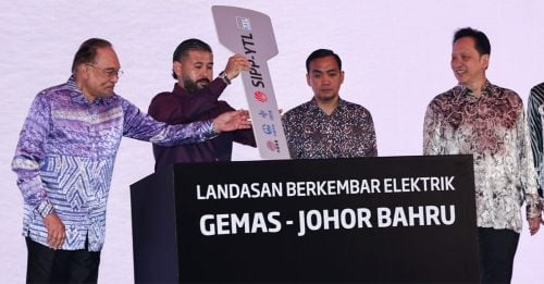 柔摄政王安华主持推介 金马士至新山双轨火车 今日正式启用！